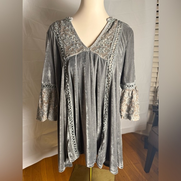POL Gray Velvet Tunic with Lace Accents - Picture 1 of 9